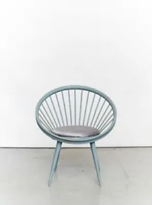 Mid-Century Circle Chair - yngve