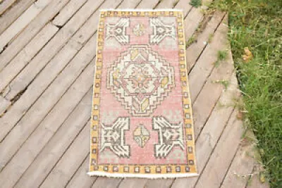 Vintage rug 18''x36'' - small