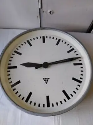 Horloge de gare Pragotron 43 cm horloge industrielle avec mouvement à quartz - 1 x batterie AA