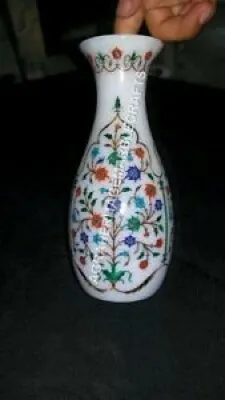 Vase à fleurs en marbre - florale