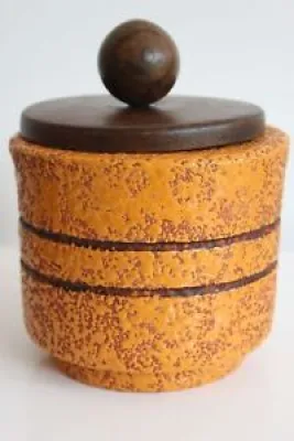 Pot couvert en céramique - norway