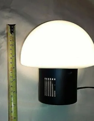 Piccola lampada tavolo - massive