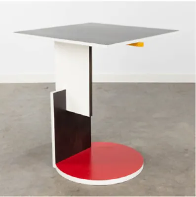 Table Schroeder par Gerrit - rietveld