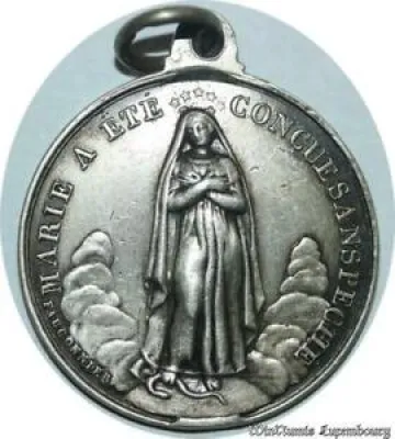Q7212 Médaille Marie - cor