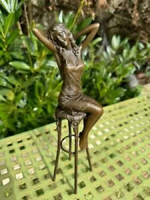 Sculpture Femme En Bronze Pierre