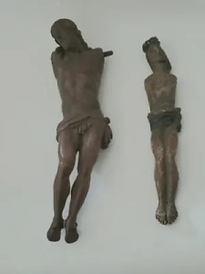 Lot de 2 Christs en bois
