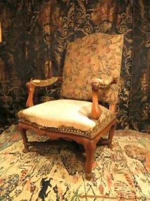 Ancien large fauteuil - entretoise