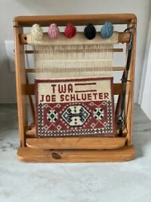 Table Top Loom Salesman - wool