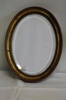 Cadre ovale avec vitre