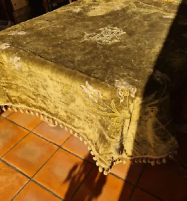 Ancien tapis  de table