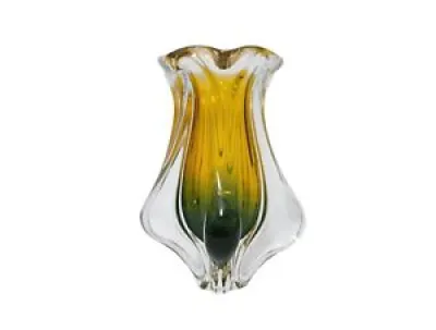 Vase en verre art bohème
