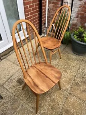 2 chaises de salle à - windsor