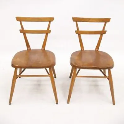 2 chaises empilables - ercol