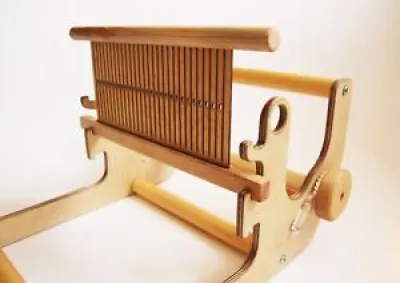 Rigid heddle table loom