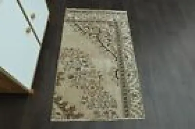 2.6x4.5 Ft Turkish wool - small rug