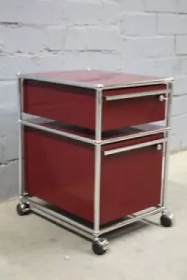 usm haller Roll-Container