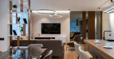 Mobilier design d’occasion — Pantone a dévoilé son choix pour la couleur 2021: le jaune “Illuminating”
