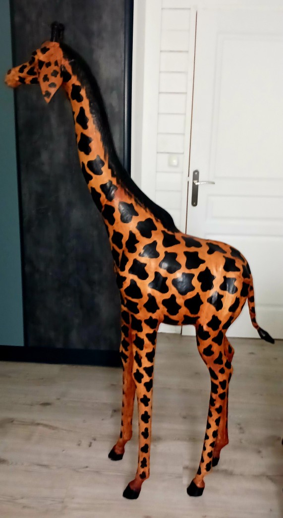 Girafe en cuir,Bois et chiffons