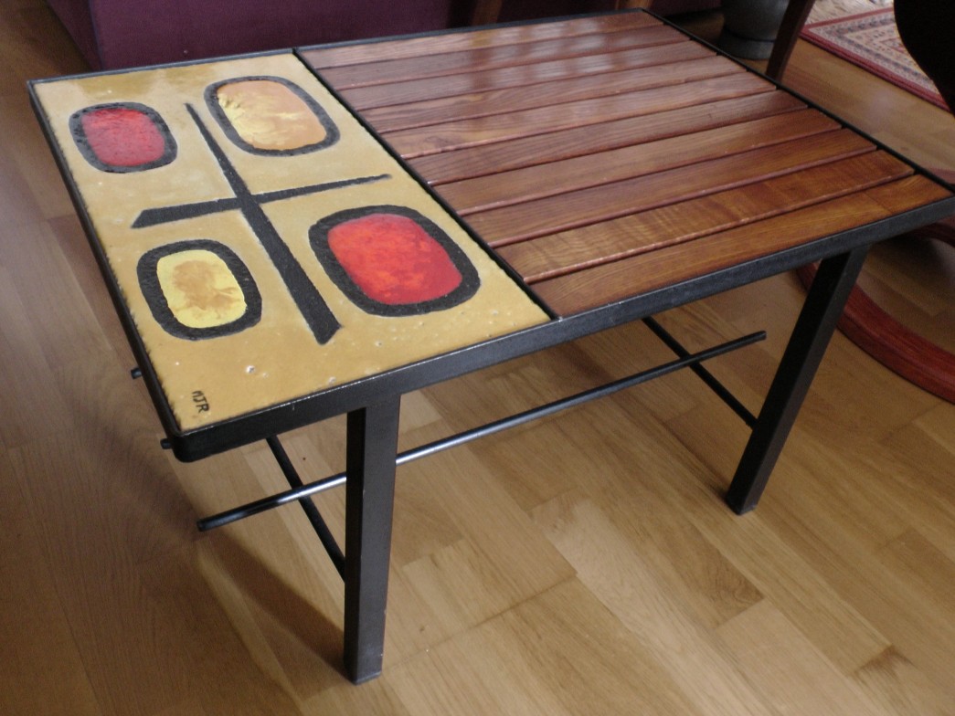 TABLE BASSE signée MJR