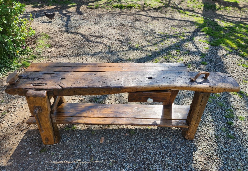 Ancien établi de menuisier