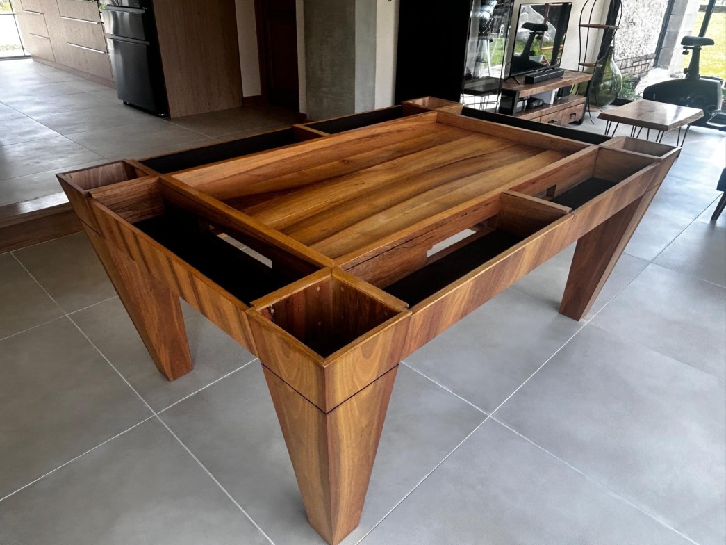 Table jeux noyer