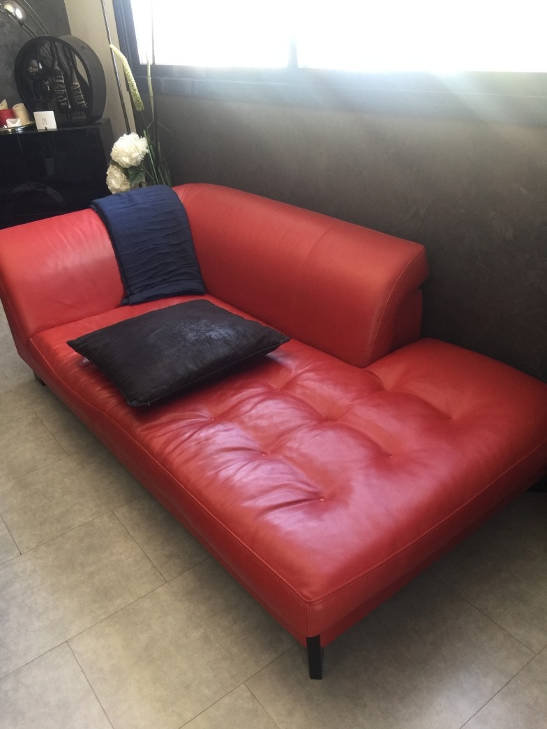 Méridienne en cuir rouge,ROCHE BOBOIS