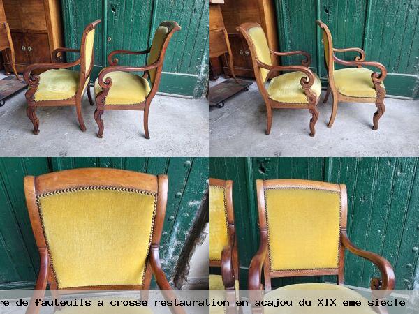 Paire de fauteuils a crosse restauration en acajou du xlx eme siecle