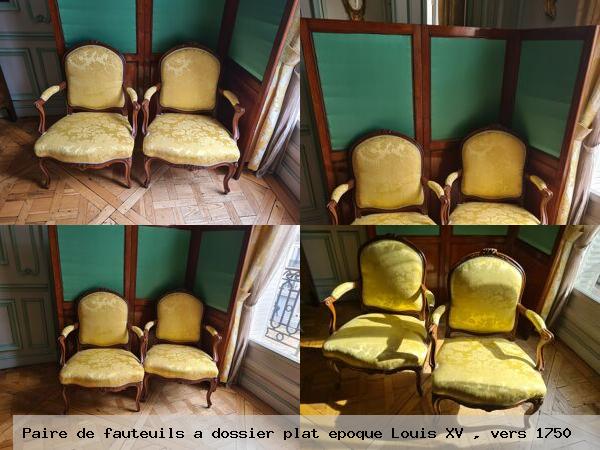 Paire de fauteuils a dossier plat epoque louis xv vers 1750