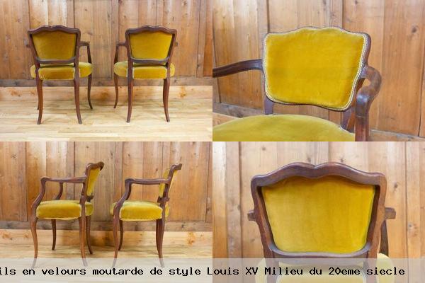 Paire fauteuils en velours moutarde style louis xv milieu du 20eme siecle