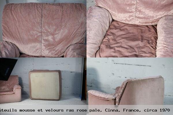 Paire de fauteuils mousse et velours ras rose pale cinna france circa 1970