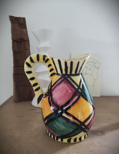 Pichet / vase de Gishlaine Beliou pour Vallauris - Vallauris Petit vase d'inspiration cubiste en céramique de Vallauris 12x9xht.14.5cm signée Ghislaine Béliou