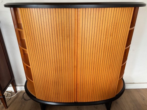 Bahut, vitrine, table et chaises(3)