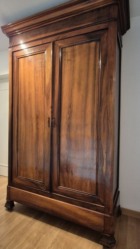 MAGNIFIQUE ARMOIRE LOUIS PHILIPPE EN NOYER MASSIF fin XIX