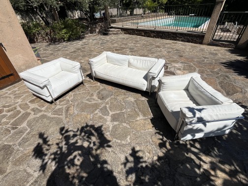 1 canapé 2 fauteuils LC3 Cassina Le Corbusier, Pierre Jeanneret Charlotte Perriand
