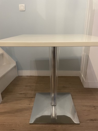 TABLE CARRÉE TOPTOP,Philippe STARCK,Kartell (2)