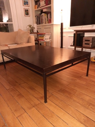 xxx Particulier vend table basse de salon vintage 
L 140cm; l 0,90cm, H : 0,40cm
Achat en 2004 showroo